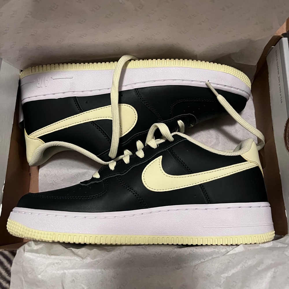 Nike Airforce 1 Women’s 8.5. 7y. Black and yellow. New in Box